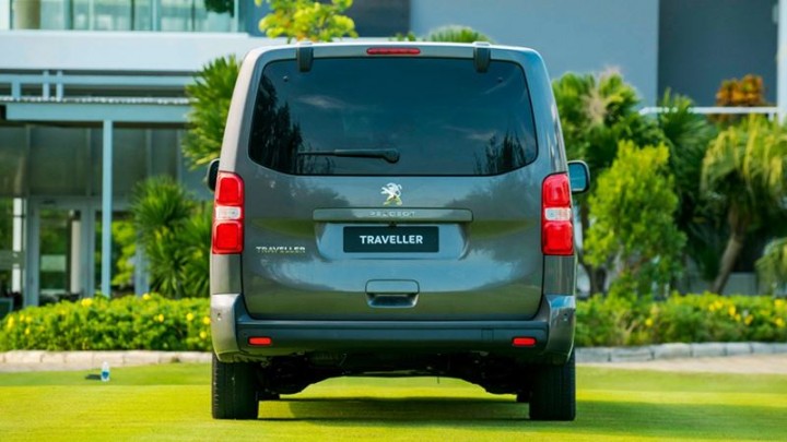 Peugeot Traveller - 02